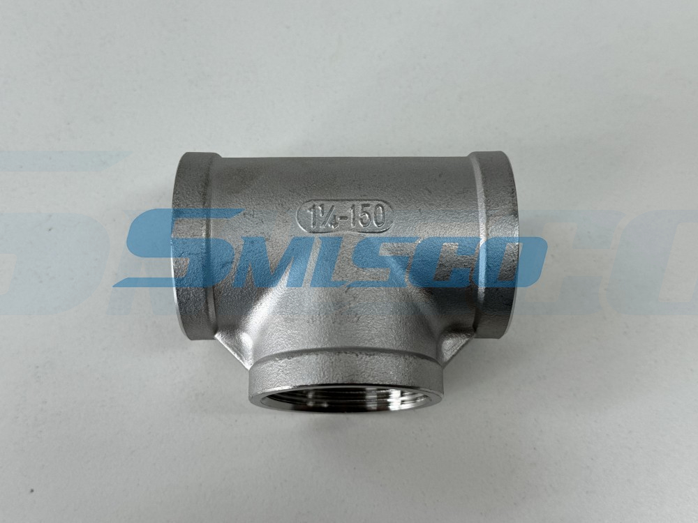 ASTM CF8M 316 TEE الفولاذ المقاوم للصدأ BSP DN100 150LB المياه الصناعية في المخزون